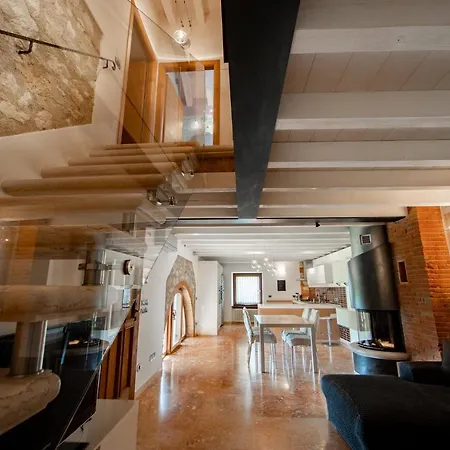 Vitis Деревянный коттедж *