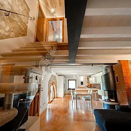 Lodge Vitis